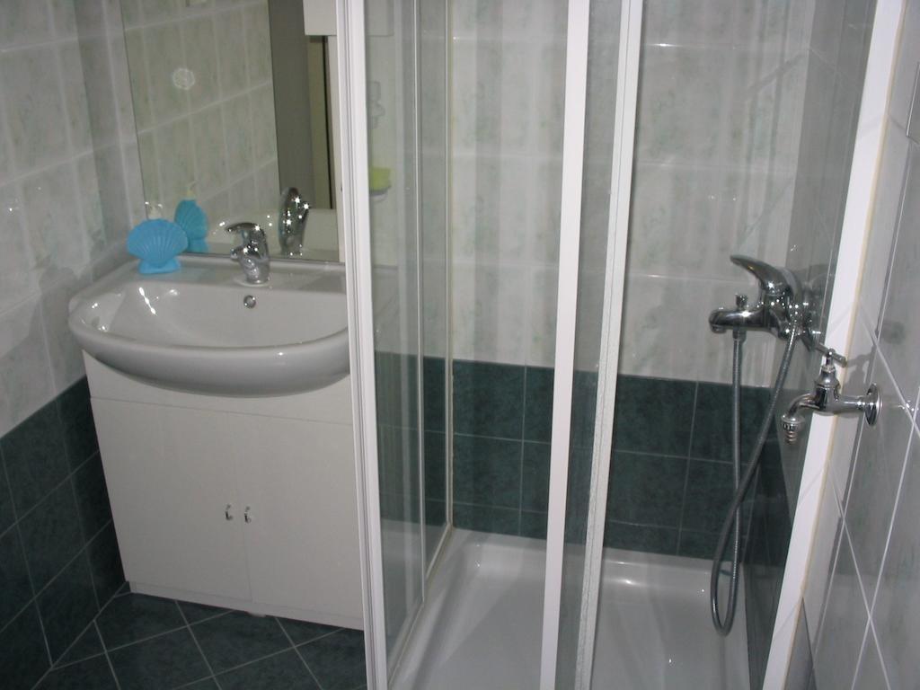Apartments Gugic Prigradica Szoba fotó